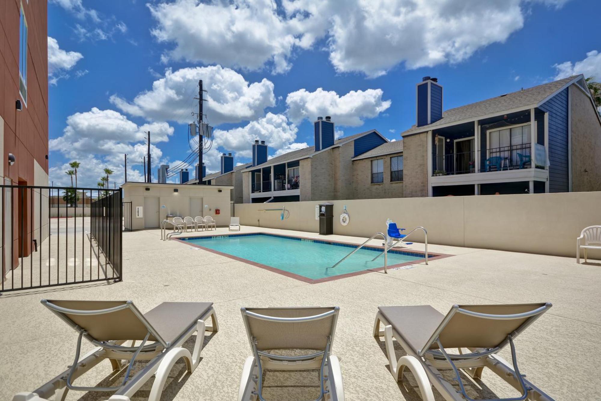 Holiday Inn Express & Suites - Houston Nasa - Boardwalk Area By Ihg Seabrook Dış mekan fotoğraf